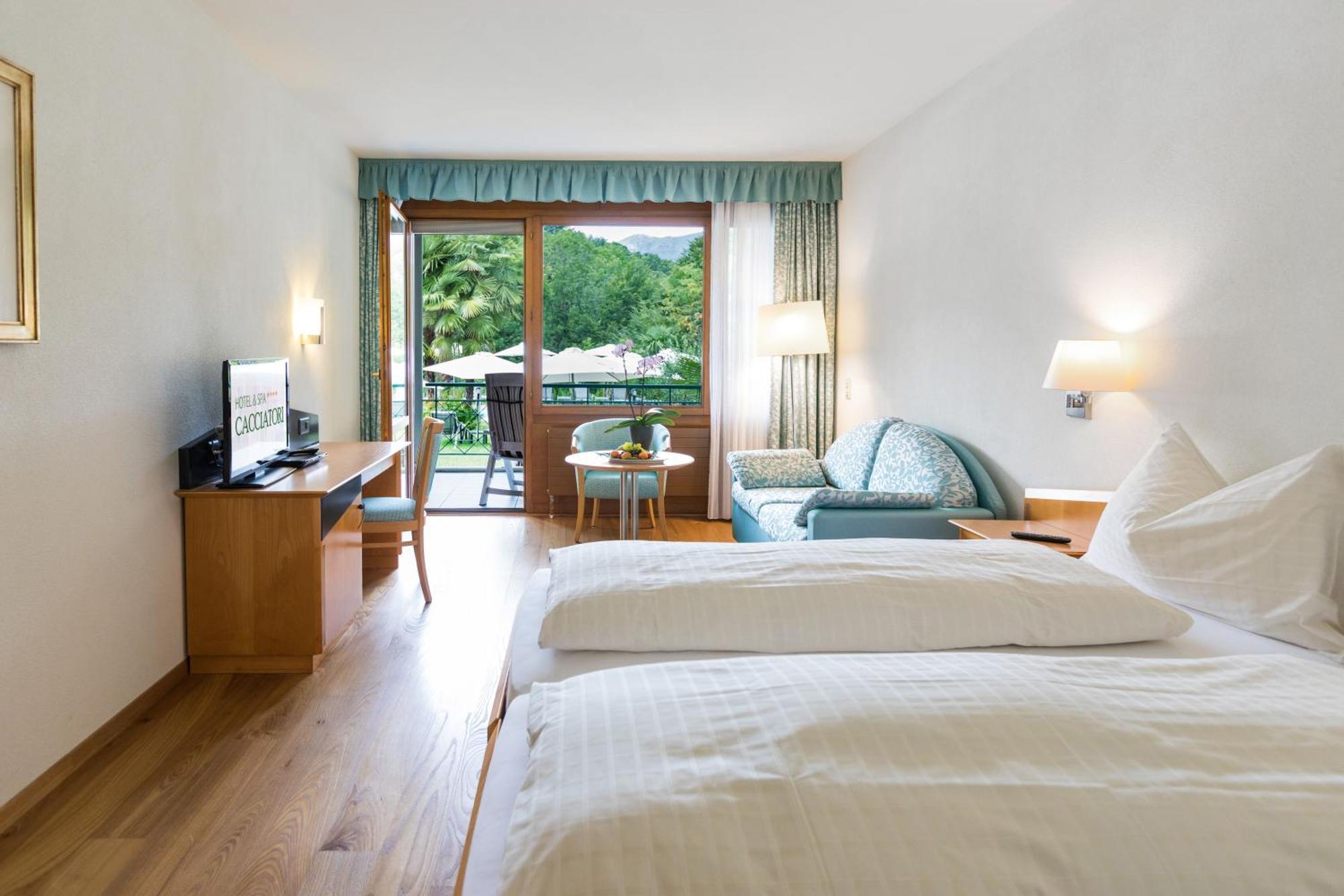 Hotel & Spa Cacciatori Кадемарио Екстериор снимка