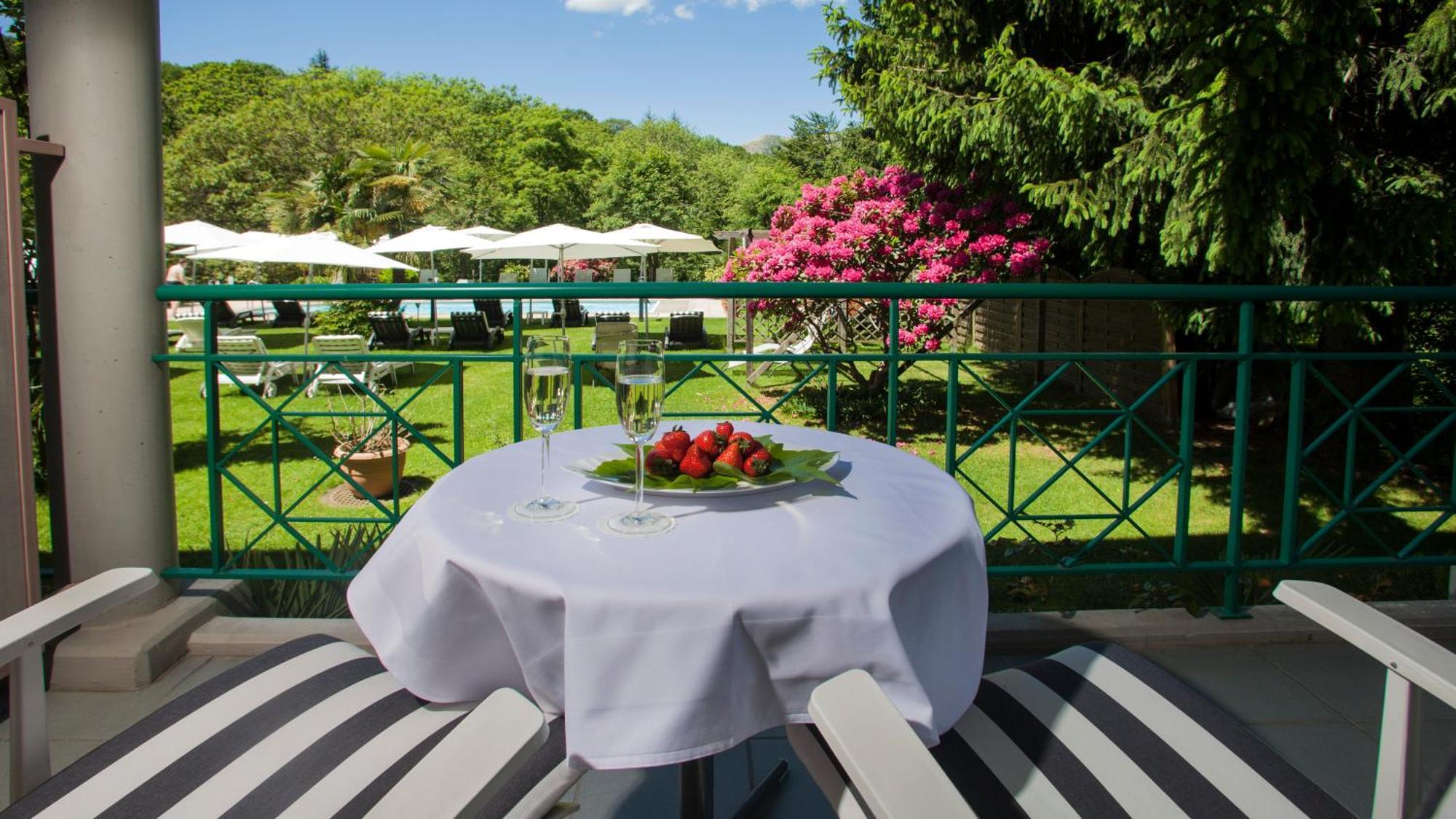 Hotel & Spa Cacciatori Кадемарио Екстериор снимка