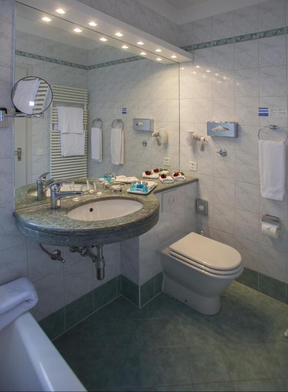 Hotel & Spa Cacciatori Кадемарио Стая снимка
