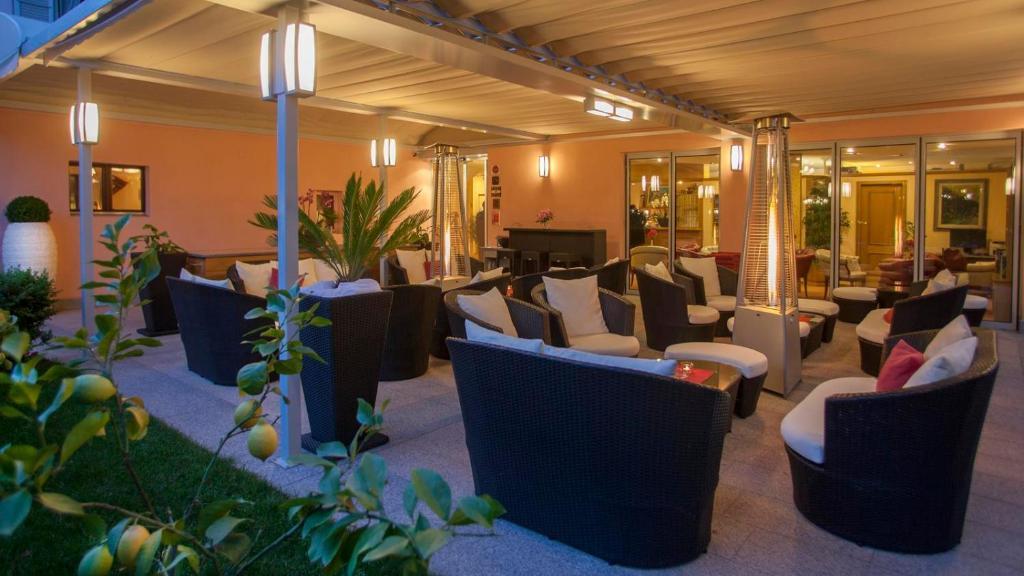 Hotel & Spa Cacciatori Кадемарио Екстериор снимка