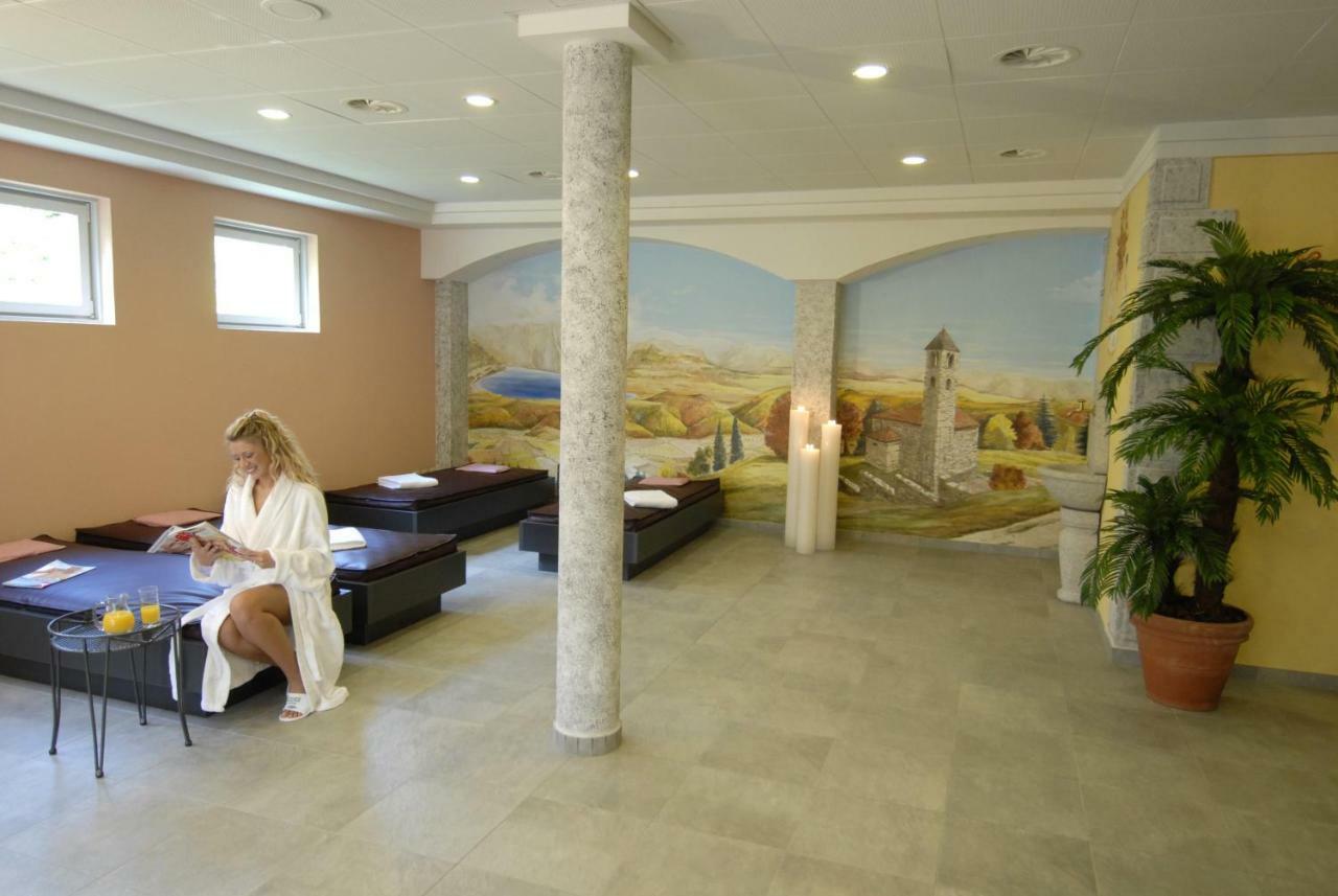 Hotel & Spa Cacciatori Кадемарио Екстериор снимка